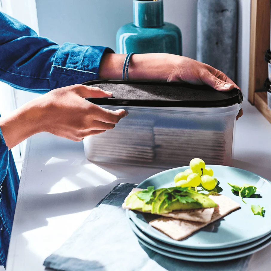 Tupperware® Modular Mates® Super Oval 2 | Food Storage Container - Image 2